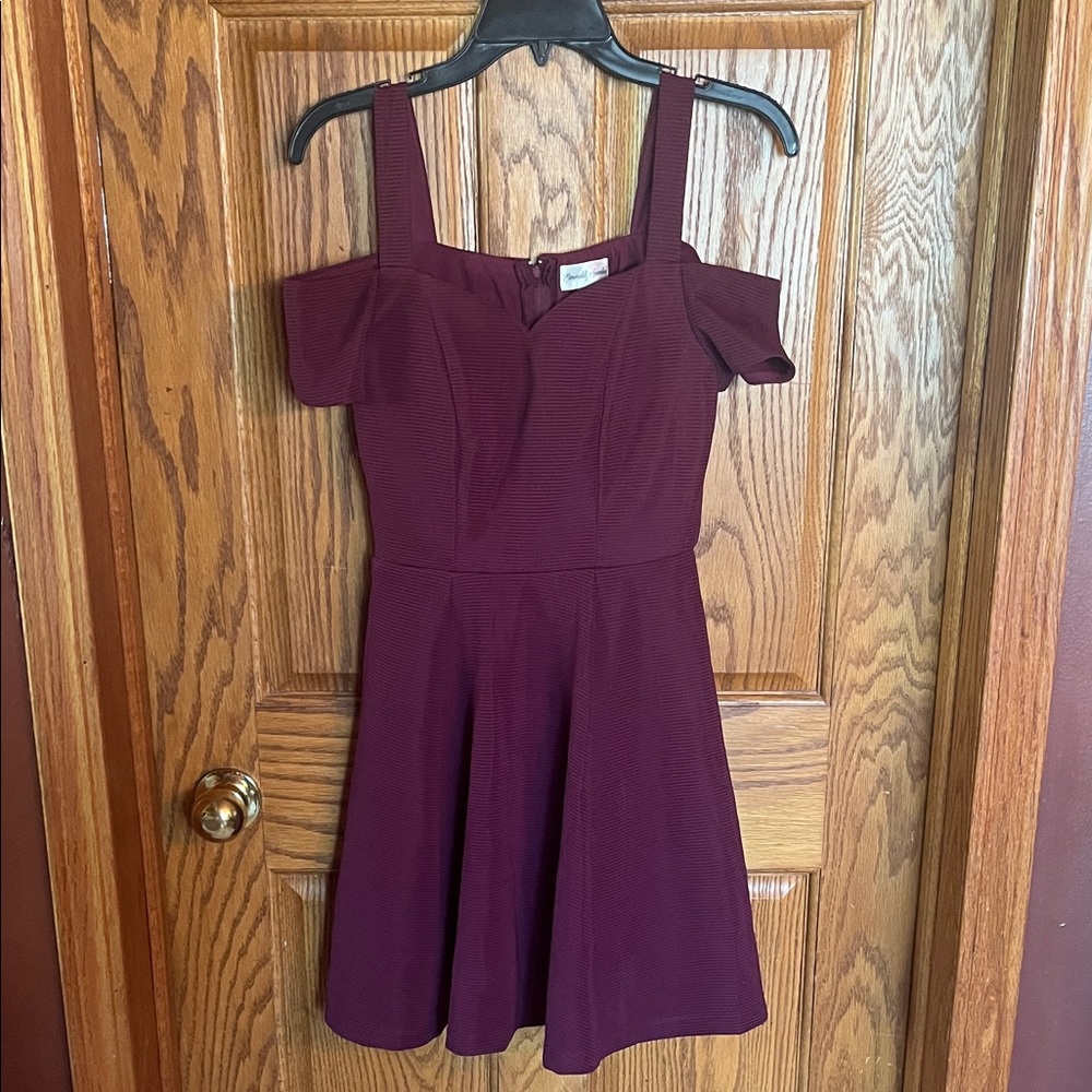 Elegant Burgundy Off-Shoulder Dress